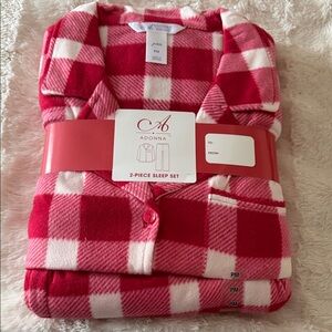 Adonna women’s pajamas Sz medium petite NEW